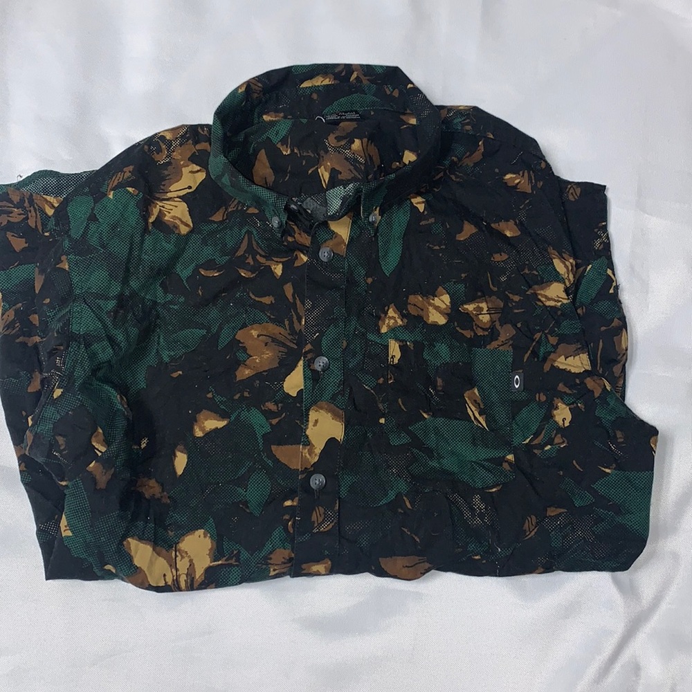 Oakley Button Up